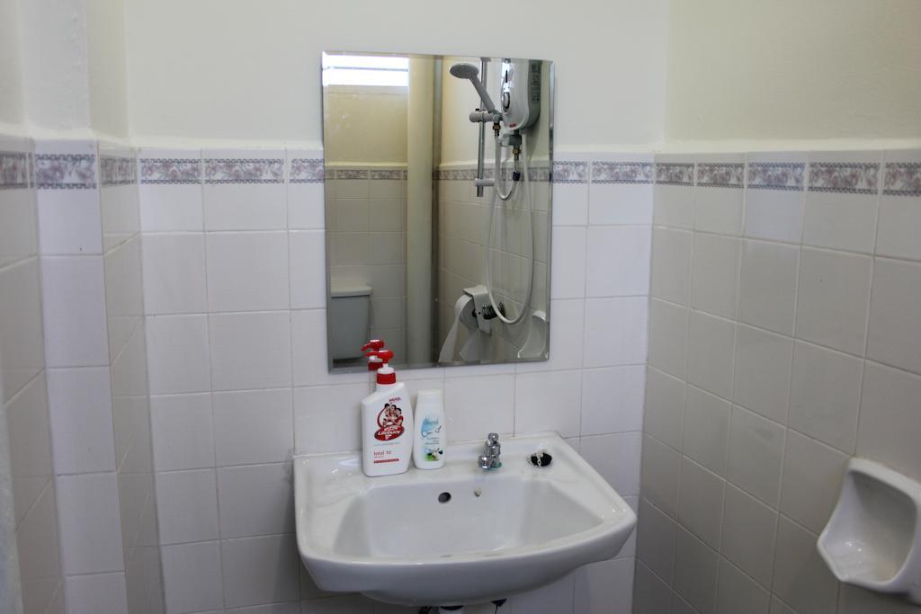 H&A Guest House Malacca Habitación foto